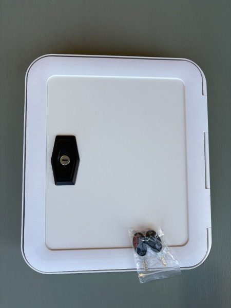 White Hatch Service Exterior Door - 3JPHD3WH / 30201170145